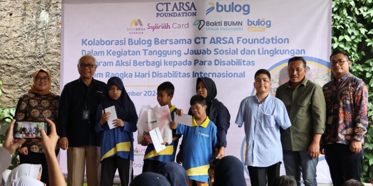 Bulog dan CT ARSA Foundation Berkolaborasi Bagikan 500 Paket Pangan untuk Penyandang Disabilitas