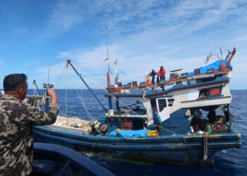 KKP Tertibkan Dua Kapal Ikan Diduga Terobos Aturan Area Penangkapan