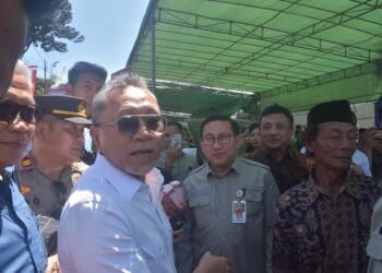Menko Pangan Zulkifli Hasan acara peresmian kandang sapi perah KUD Nawasena Satya Perkasa serta dialog dengan peternak sapi perah di Kabupaten Pasuruan/ist