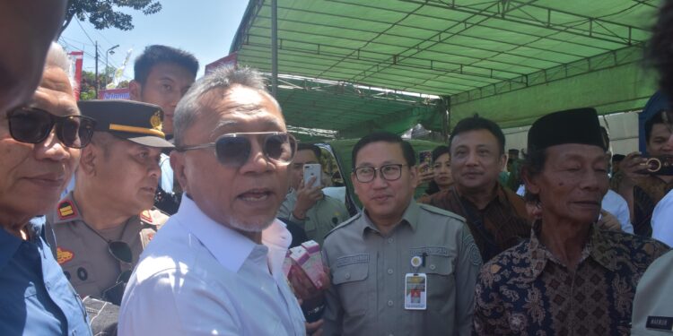 Menko Pangan Zulkifli Hasan acara peresmian kandang sapi perah KUD Nawasena Satya Perkasa serta dialog dengan peternak sapi perah di Kabupaten Pasuruan/ist