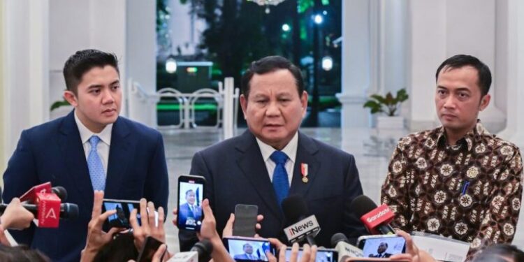 Prabowo: Polri Harus Makin Profesional dan Berbakti kepada Rakyat