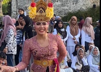 Lukisan Tiga Perempuan
