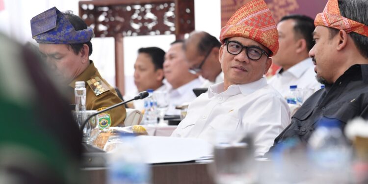 Cegah Urbanisasi seperti Jepang, Mendes Yandri Imbau Pemda Optimalkan SDM Desa