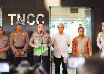 Peras Penonton DWP, Tiga Polisi Dipecat