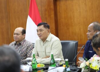 Tinjau PT Pindad, Menhan Sjafrie: Tak Boleh Puas dengan Apa yang Kita Dapat Sekarang