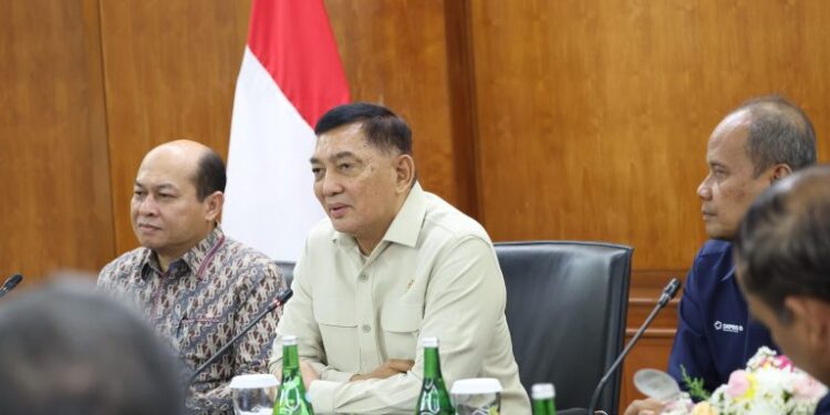 Tinjau PT Pindad, Menhan Sjafrie: Tak Boleh Puas dengan Apa yang Kita Dapat Sekarang