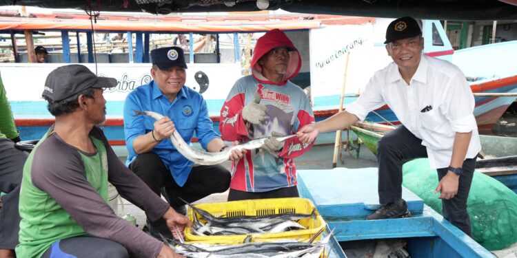 KKP Bantu Nelayan Terdampak Pagar Laut Tanggerang Jadi Lebih Produktif
