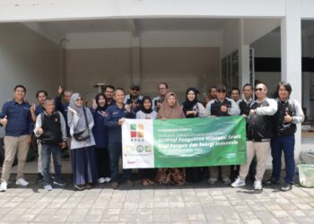 BPDP dan Majalah Sawit Indonesia Ajak Jurnalis Kunjungi Fasilitas Produksi Helm Sawit