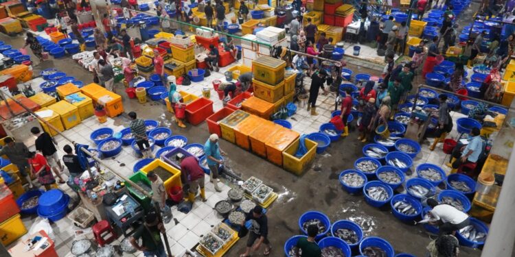 Kolaborasi KKP-WWF Jaga Keberlanjutan Hulu-Hilir Produk Perikanan