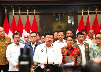 Menko Polkam Bentuk Desk Penanganan Karhutla dan Perlindungan Pekerja Migran