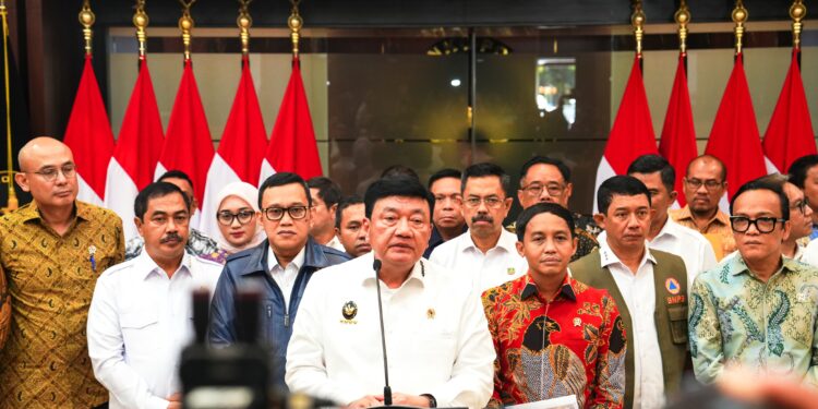 Menko Polkam Bentuk Desk Penanganan Karhutla dan Perlindungan Pekerja Migran