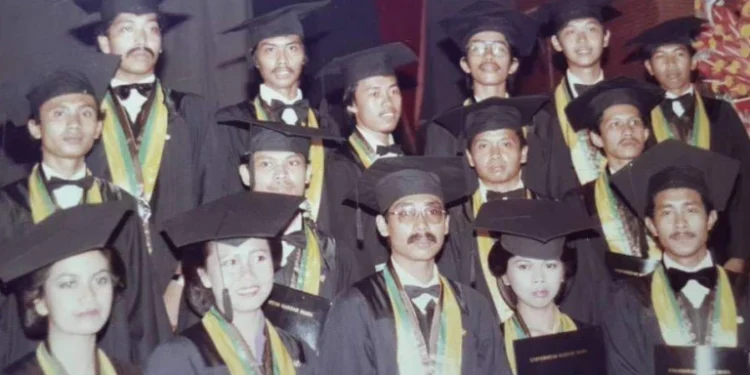 UGM Klarifikasi Soal Tuduhan Ijazah dan Skripsi Palsu Joko Widodo