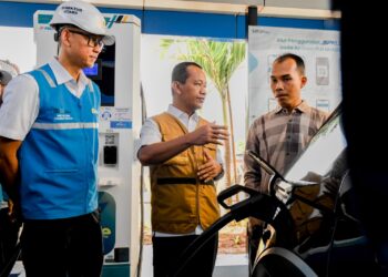 Siapkan 3.558 SPKLU, Menteri Bahlil Pastikan Pemudik Nyaman Berkendara