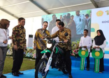 Dukung Penuh Penyuluh Pertanian, Mentan Amran Bagikan Sepeda Motor untuk Penyuluh Berprestasi