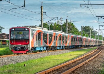 KRL Buatan Dalam Negeri Tiba di Jakarta, KAI Commuter Siap Uji Coba