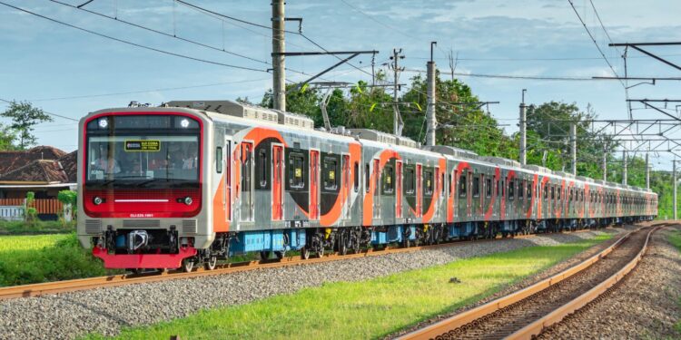 KRL Buatan Dalam Negeri Tiba di Jakarta, KAI Commuter Siap Uji Coba
