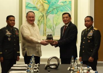 Bertemu Menhan Filipina, Sjafrie Sjamsoeddin Bahas Kerja Sama Penanggulangan Bencana