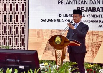 Lantik Pejabat Tinggi ESDM dan SKK Migas, Bahlil Singgung Illegal Drilling