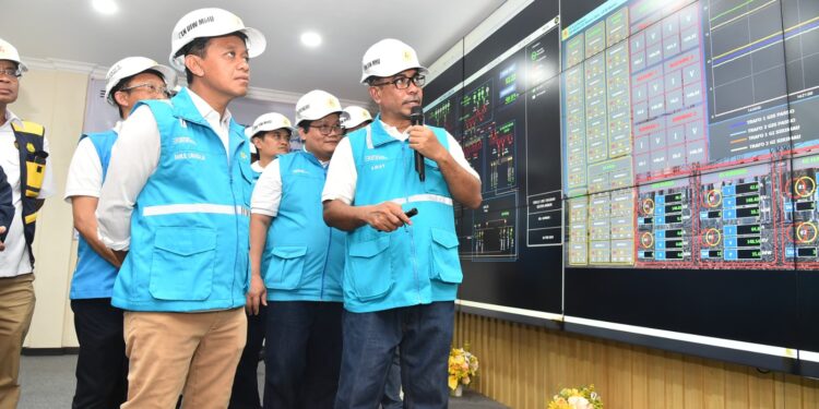 Bahlil Minta PLN Bangun Pembangkit Panas Bumi 40 MW di Maluku