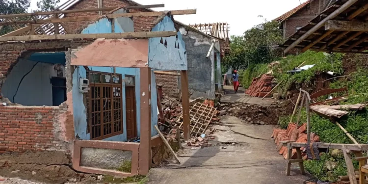 Fenomena Pergerakan Tanah di Brebes, 114 Rumah Rusak Berat