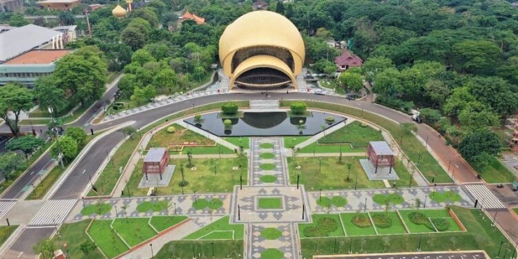 13.000 Wisatawan Berlibur di TMII