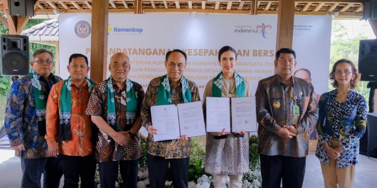 Kemenpar Gandeng Kemenkop Majukan Pariwisata lewat Koperasi Merah Putih