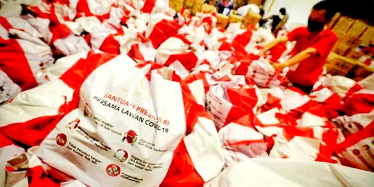 Vasektomi Jadi Syarat Dapat Bansos, Ekonom UGM: Sangat Diskriminatif