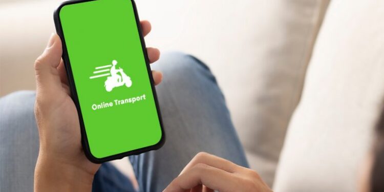 DPR Usul Bentuk Pansus RUU Transportasi Online