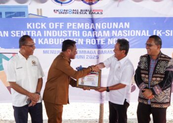 Menteri Trenggono Kick Off Pembangunan Sentra Industri Garam di Rote Ndao