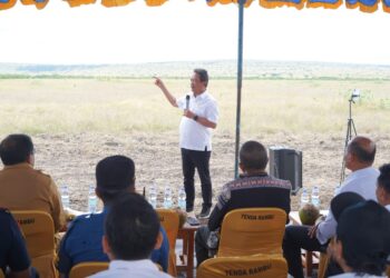 Menteri Trenggono Kunjungi Calon Lokasi Pembangunan Tambak Udang Terbesar di Waingapu