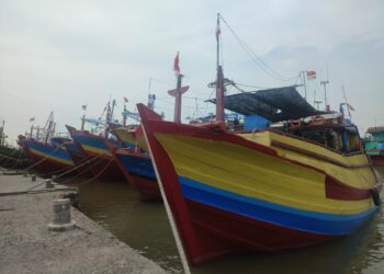 KKP Serahkan Tersangka & Barang Bukti Pemalsuan Dokumen Kapal Ikan KM HSN 8 ke Kejaksaan