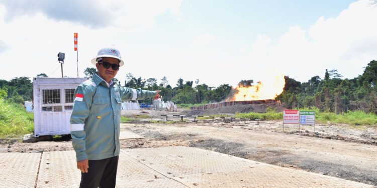 Menteri Bahlil: Proyek Gas Papua Barat Harus Libatkan Masyarakat Lokal