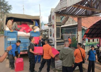 Kemensos Salurkan Bantuan Korban Bencana Tanah Longsor Purwakarta