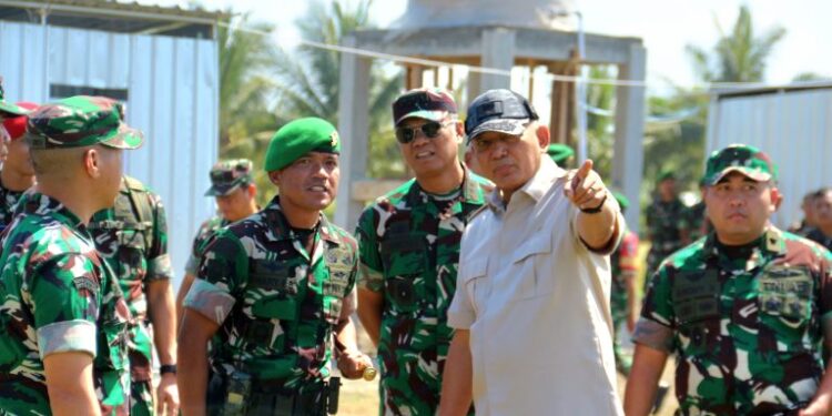 Menhan Sjafrie Tinjau Pembangunan Batalyon Purwa Wijaya di Cilacap