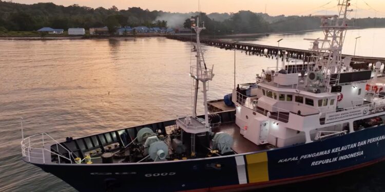 Menteri Trenggono Kerahkan KP Orca 05 Bantu Warga Pulau Enggano
