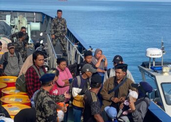 KP Orca 05 KKP Angkut Warga Enggano ke Bengkulu
