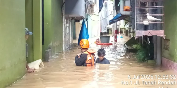 Sebanyak 50 Titik Banjir di Jakarta, Ratusan Warga Mengungsi