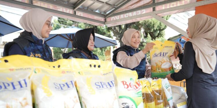 Bulog Lakukan Monitoring SPHP di Pasar Rau, Serang dan Bantuan Pangan di Kabupaten Tangerang