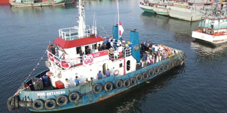 80 Kapal Perikanan Upacara HUT RI di Pelabuhan Muara Baru