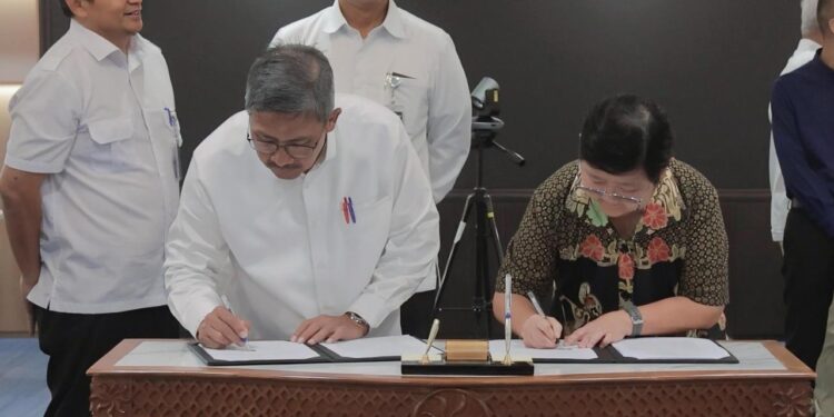 Bulog Laksanakan Penandatanganan Kontrak Pengadaan Kemasan Beras SPHP Tahun 2025