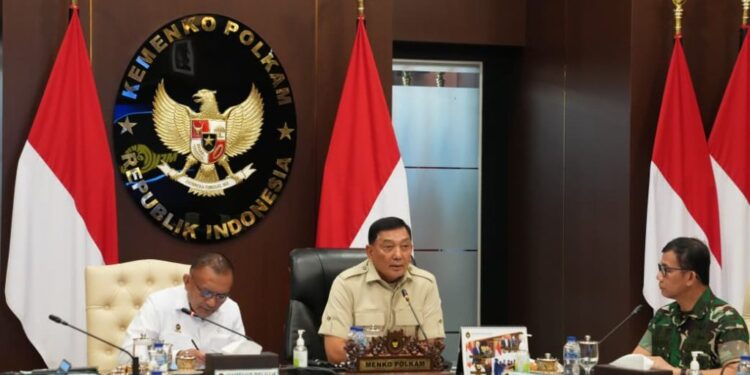 Menko Polkam Ad Interim Sjafrie Sjamsoeddin Gelar Rapat Perdana, Ini yang Dibahas