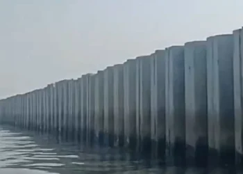 DPR Akan Panggil Kementerian Kelautan Terkait Tanggul Beton di Cilincing