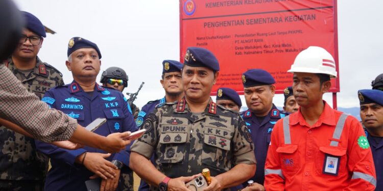 KKP Segel Lima Lokasi Pemanfaatan Ruang Laut Ilegal di Malut dan Kepri