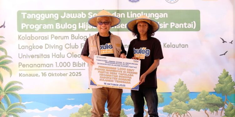 Bulog Tanam 1.000 Bibit Mangrove di Sulawesi Tenggara