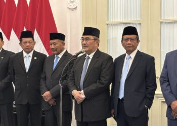 Presiden Prabowo Lantik Jimly Asshiddiqie Jadi Ketua Komisi Percepatan Reformasi Polr
