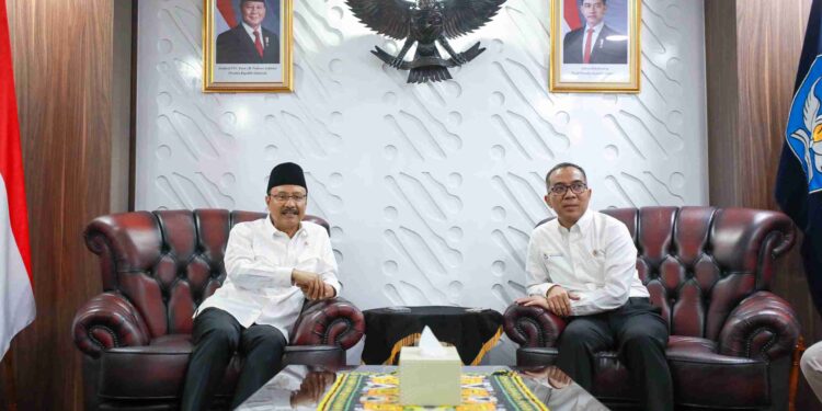 Kemensos Gandeng Kemendiktisaintek Siapkan Beasiswa Untuk Lulusan Sekolah Rakyat