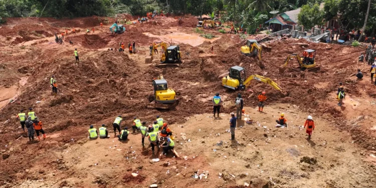 Korban Longsor Cilacap: 16 Meninggal, 7 Warga Masih Hilang