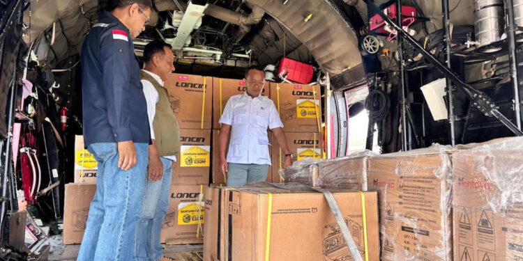 Bahlil Kirim 1.000 Genset dan 3.000 Kompor Gas untuk Korban Banjir Sumatera