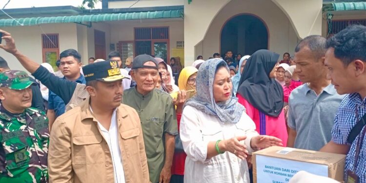 Pemerintah Salurkan Bantuan Obat Hewan untuk Peternak Korban Bencana Sumbar