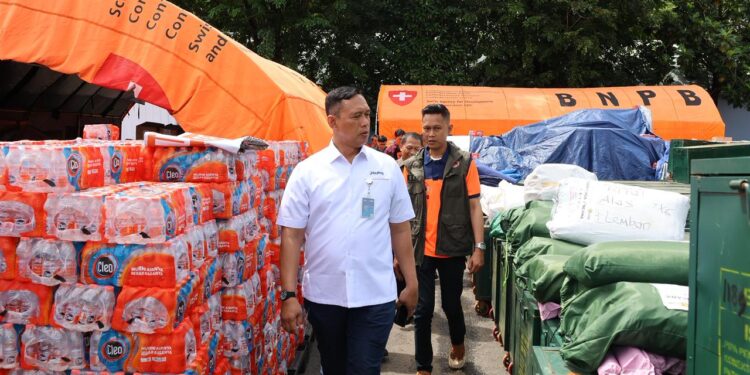 Dirut Bulog Tinjau Posko Logistik Terpadu Halim, Pastikan Kecukupan Bantuan Bencana Sumatera